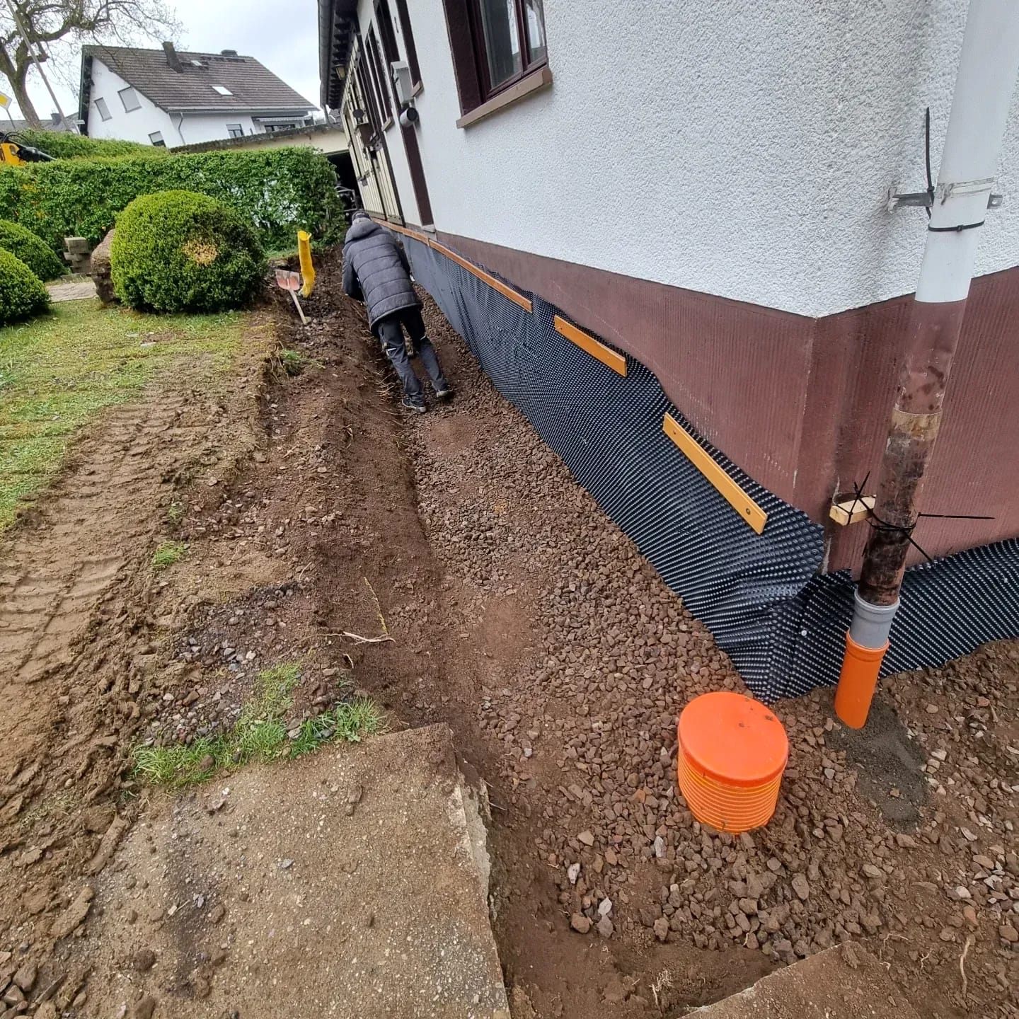 Sanierung an einem Mehrfamilienhaus, Schritt 3: Drainage
